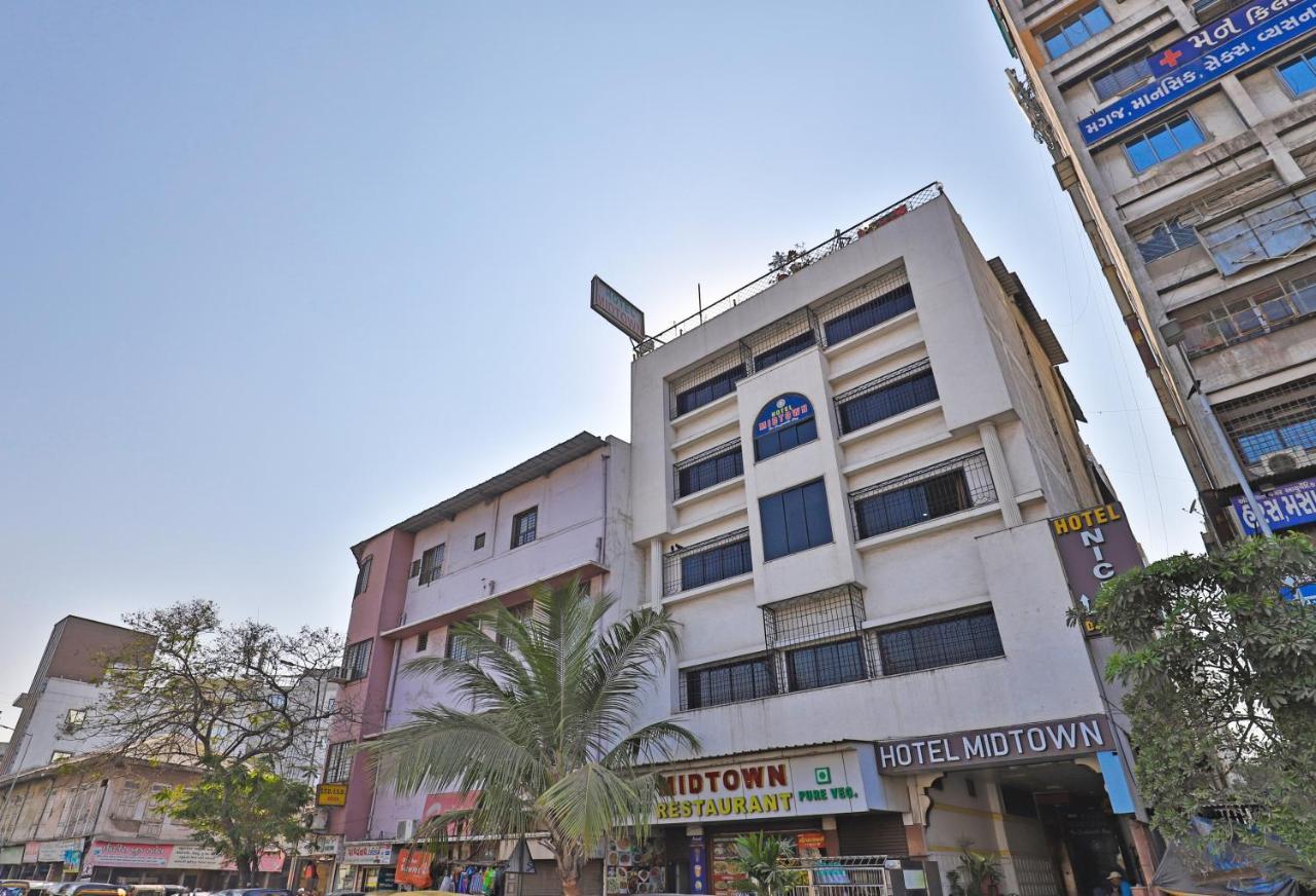 Hotel Midtown Surate Exterior foto